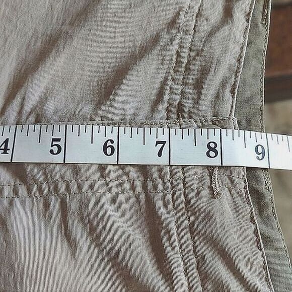 North Face nylon khaki midi hiking shorts Size 4 - Picture 12 of 15